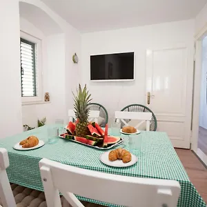  Apartment Slavuj Square Croatia